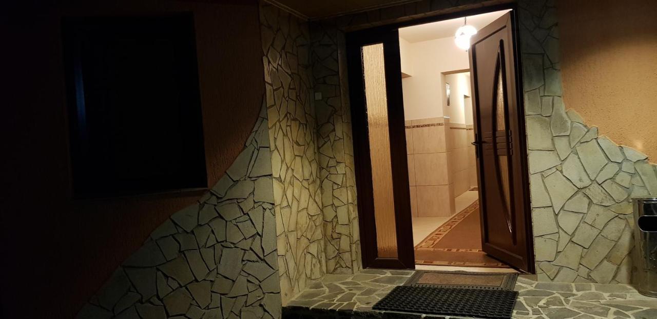 Complex Turistic Caprioara Hotel บายามาเร ภายนอก รูปภาพ